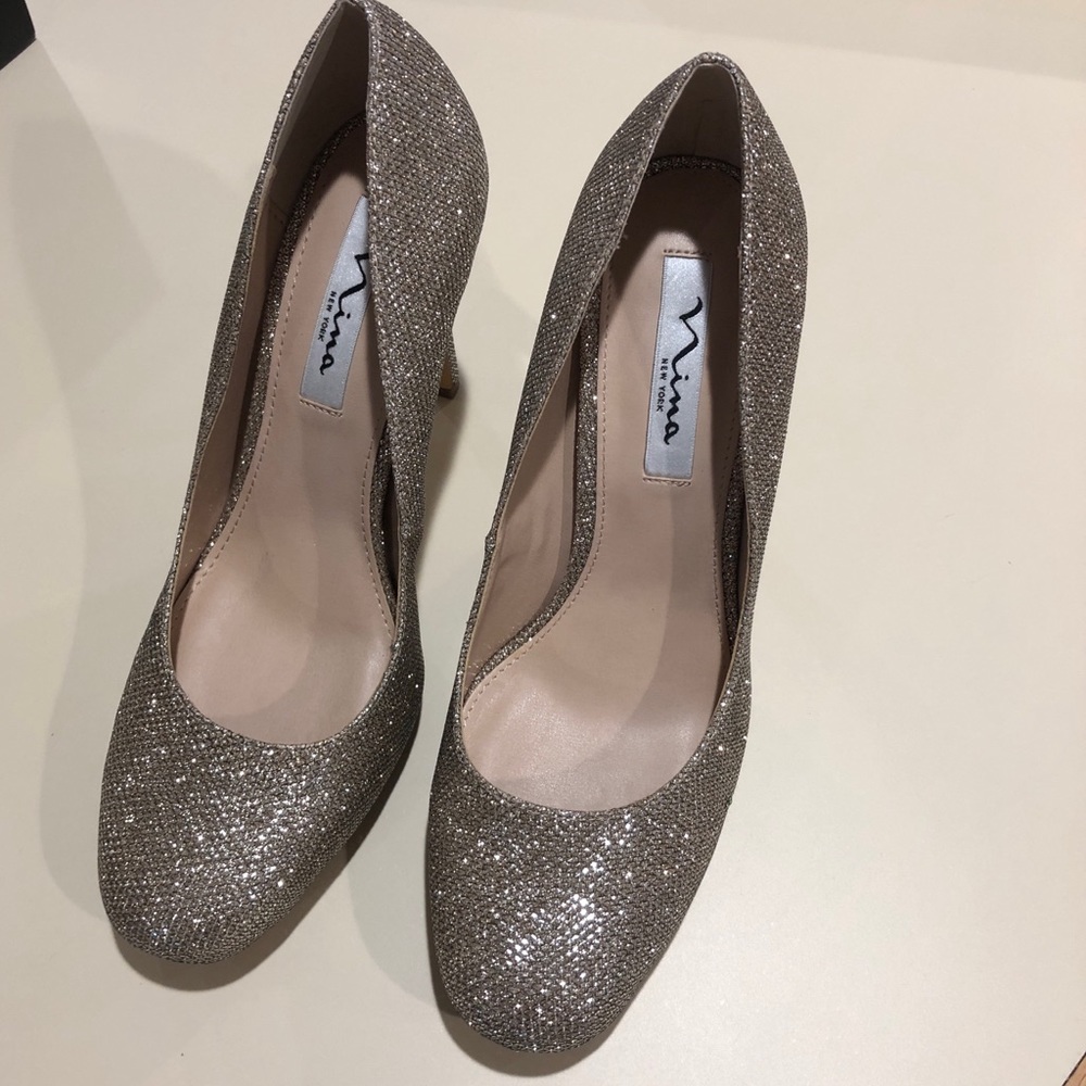 Gorgeous brand new Nina pumps!